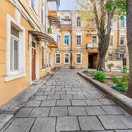 Квартира С Балконом И 2 Спальнями "Na Knyazheskoy" Lägenhet Odessa Exteriör bild