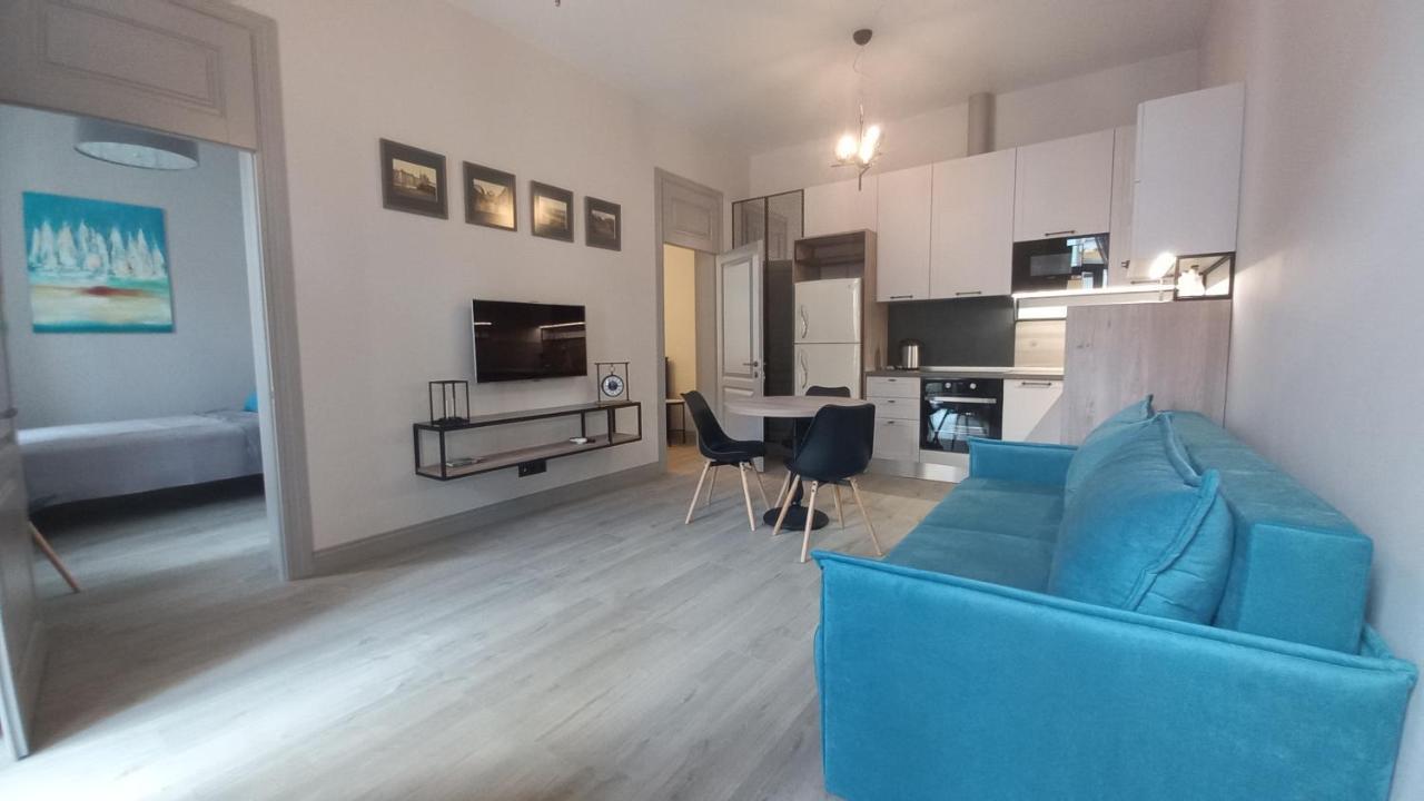 Квартира С Балконом И 2 Спальнями "Na Knyazheskoy" Lägenhet Odessa Exteriör bild
