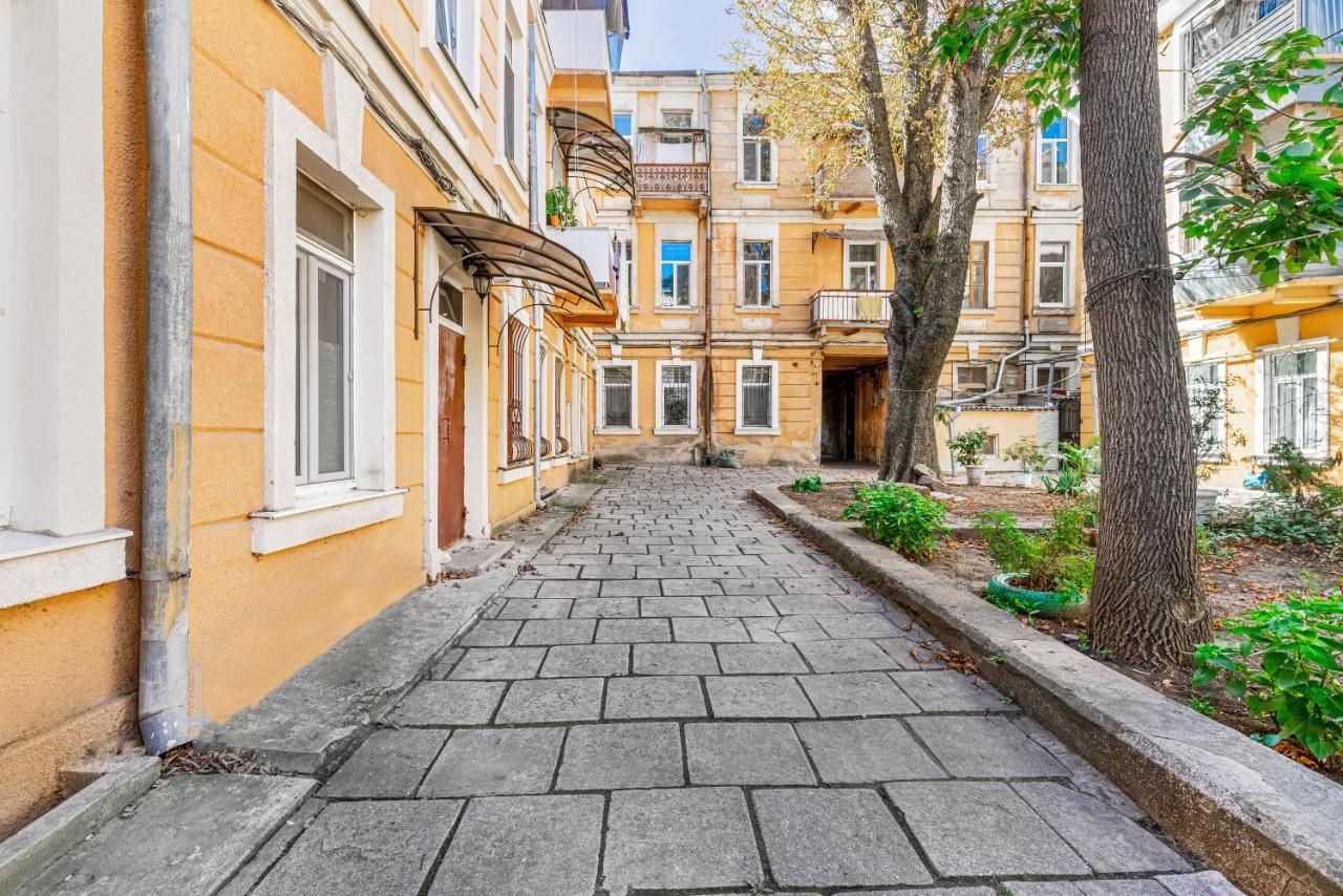 Квартира С Балконом И 2 Спальнями "Na Knyazheskoy" Lägenhet Odessa Exteriör bild